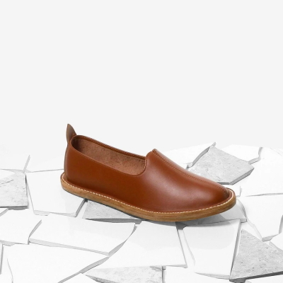 vayarta_slip_on_sienna_01